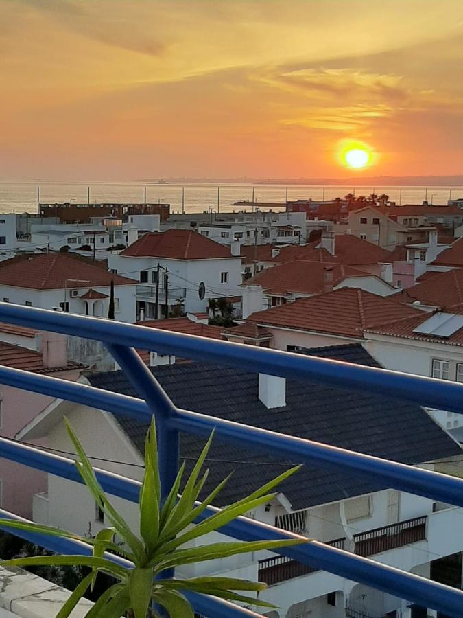 Av. 1º De Maio Lejlighed Costa de Caparica Eksteriør billede